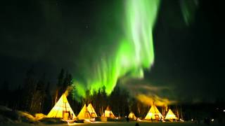 Les aurores boréales à Yellowknife Territoires du NordOuest Canada ExploreCanada [upl. by Gnilyarg]