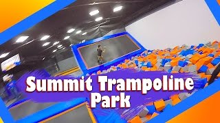 Saltando hasta más no poder Summit Trampoline Park [upl. by Laamaj]