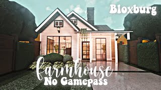 Roblox Bloxburg  No Gamepass Small Family Farmhouse  Minami Oroi [upl. by Garbe319]