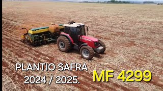 PLANTIO DA SOJA 202425 AVANÇA NO GOIAS COM MF 4299 GABINADO NA PLANTADEIRA TATU MARCHESAN [upl. by Chatterjee]