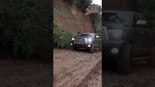 Toyota Tacoma en el BARRO rutasoffroad toyotahilux ruta4x4 toyotatacoma offroading barro [upl. by Sall]