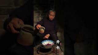 The ancient method of making eel blood tea has been passed down to this day by the older generatio [upl. by Lemert]