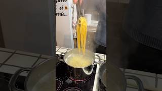 🇮🇹Spaghetti alle vongole🇮🇹Vai con la mantecatura finale🇮🇹 parpachef pasta 360italymarket [upl. by Wurtz256]