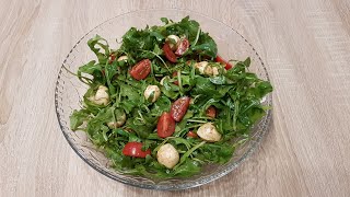 Rucola Salat mit Tomaten amp Mozzarella [upl. by Adda]