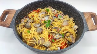 spaghetti con vongole e pomodorini [upl. by Pierpont988]