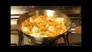 Recetas  Wok de verduras y ravioles  La Salteña [upl. by Tobias]