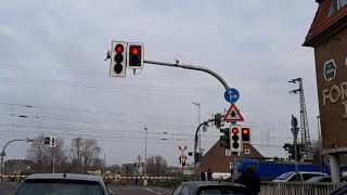 Blaue Vectron  Bahnübergang Emmerich  Railroad Crossing  Spoorwegovergang D [upl. by Lannie109]