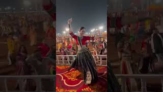 Ghoonghat mechad hoga dance perform dance garba hindisong yuotubeshorts navratri vayralshorts [upl. by Legnaros230]