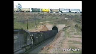 15 engines on a loaded Southern Pacific coal train on Tehachapi Loop [upl. by Uwkuhceki]