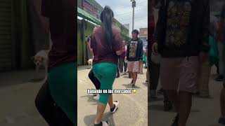 Bailando en los mercados 😂 humor comedia comedy [upl. by Ycniuqal129]