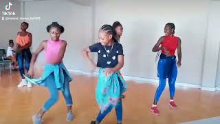 Averly morillo ven ven ven mesias  afro dance Haïti [upl. by Auhsot]