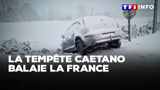 Alerte neige verglas et vent  la tempête Caetano balaie la France [upl. by Rena660]