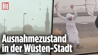 SturmChaos in der Wüste Unwetter wütet über Dubai [upl. by Ordnaxela]