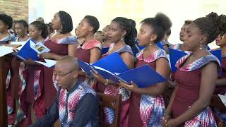 Ku vyiza vy urukundo by Chorale de Kigali [upl. by Anohr641]