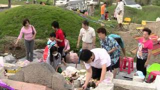 Ching Ming Festival to pay respect to the loved ones [upl. by Benji]