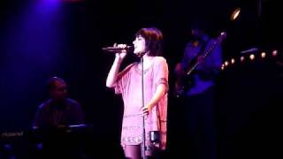 Lily Allen Naive Kooks cover Live  Liverpool Echo Arena 9th December 2009 [upl. by Wilek]