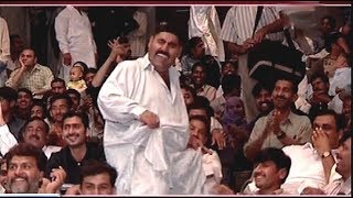 Fans funny dance on Attaullah Khan Esakhelvi song [upl. by Atirb]