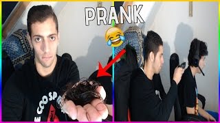 JE LUI COUPE LES CHEVEUX PENDANT QUIL JOUE  IL MINSULTE PRANK [upl. by Froemming323]